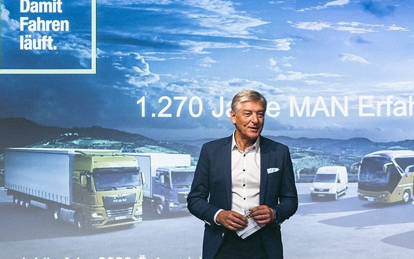 MAN Truck & Bus führte Mitarbeiterehrungen in der KTM Motohall durch