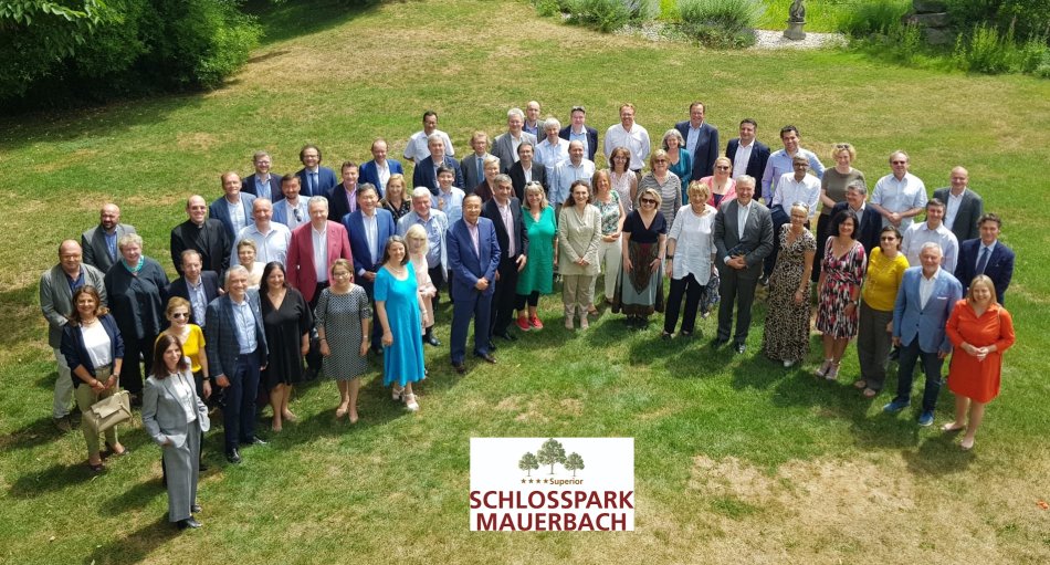 OSZE BotschafterInnen zu Gast im Schlosspark Mauerbach